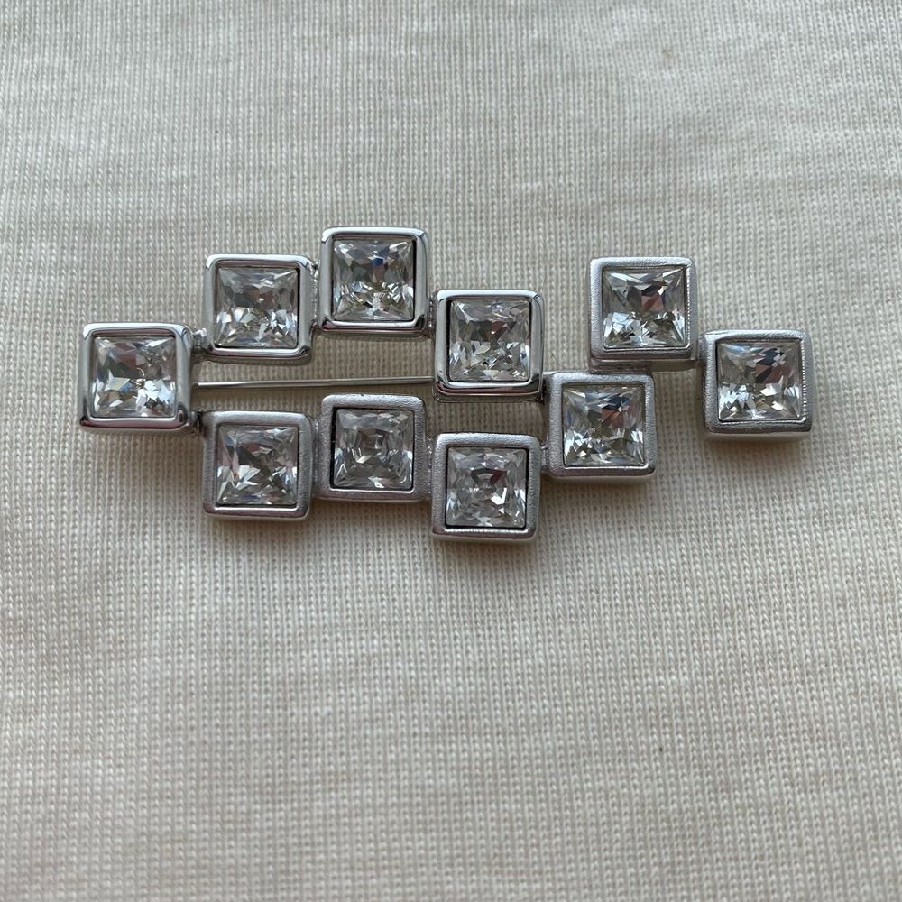 Vintage 90s Swan Signed Swarovski Princess Cut Art Deco Style Crystal Brooch.